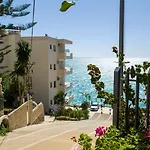 Blue Bay Hotel 4*